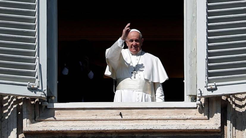 Папа Римский впервые провёл воскресную проповедь по видеотрансляции
