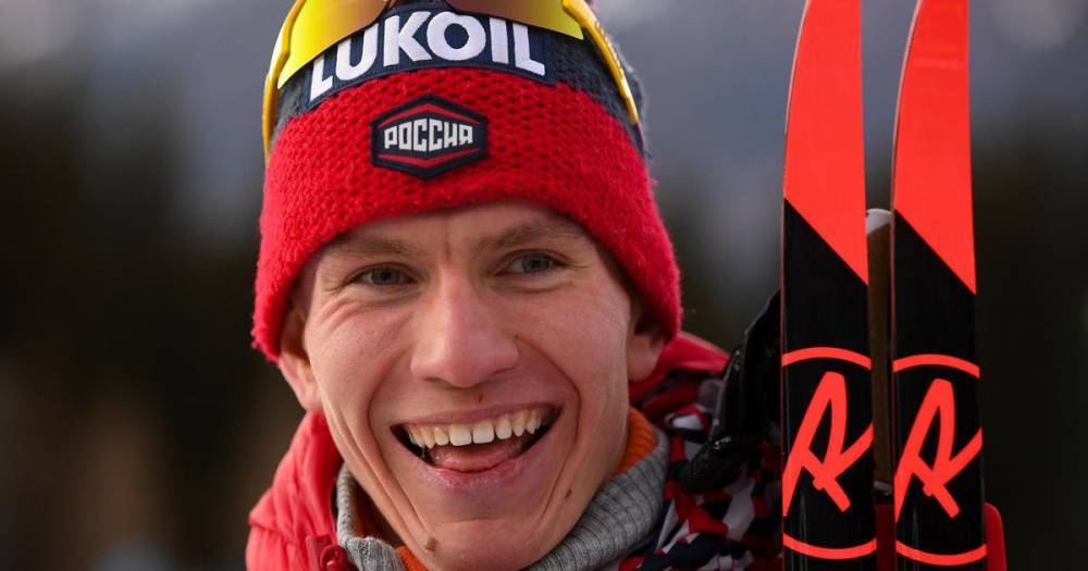 Лыжник Большунов победил в зачете Кубка мира в дистанционных гонках