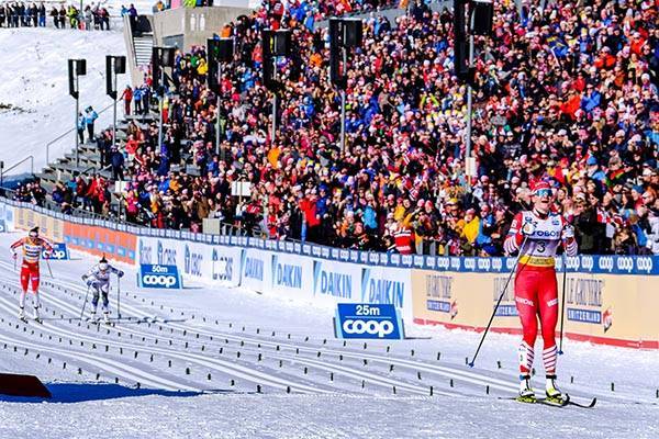 Лыжник Большунов взял золото на этапе Кубка мира в Норвегии