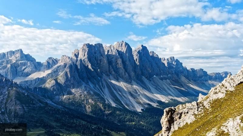 Пять человек погибли из-за схода лавины в горном массиве Дахштайн в австрийских Альпах