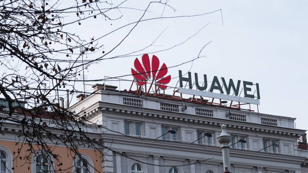 Huawei готовится к резкому снижению продаж смартфонов из-за санкций США
