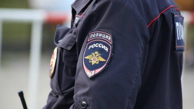 Полиция Петербурга ищет мужчину, которого обвиняют в домогательствах к ребёнку
