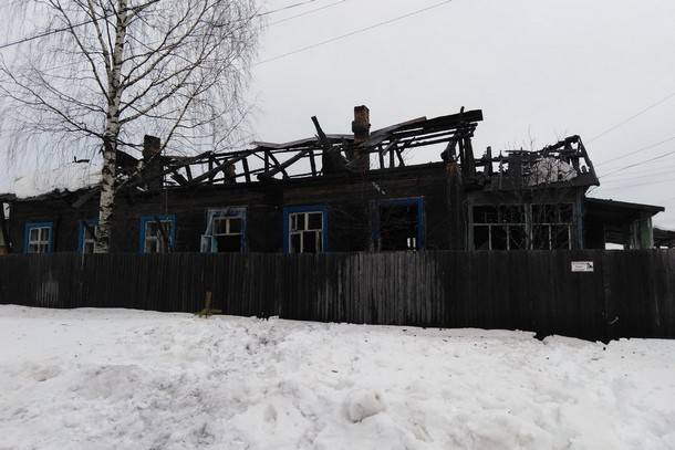 В Емве огонь уничтожил жилой дом