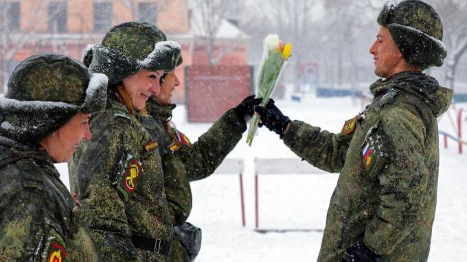 Британскую газету возмутили российские конкурсы красоты в армии и полиции