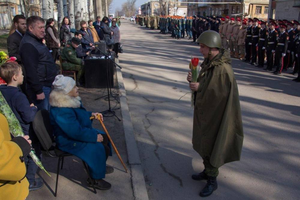 Третий парад для одного ветерана провели в Донецке