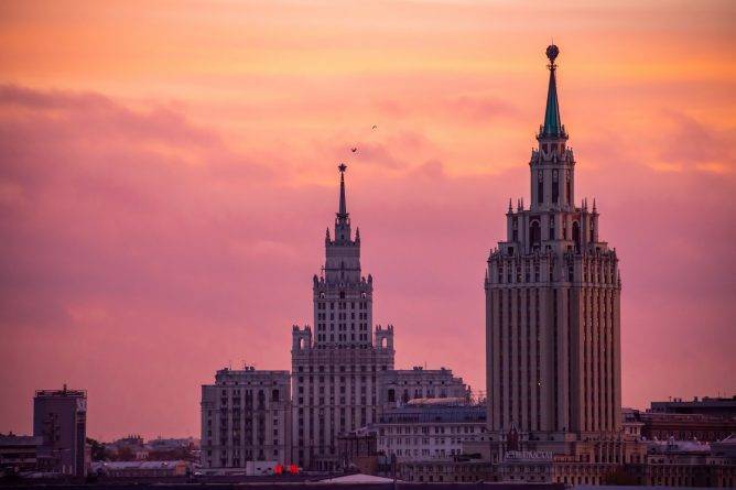 Москва грозит тюрьмой за нарушение «самоизоляции» из-за коронавируса