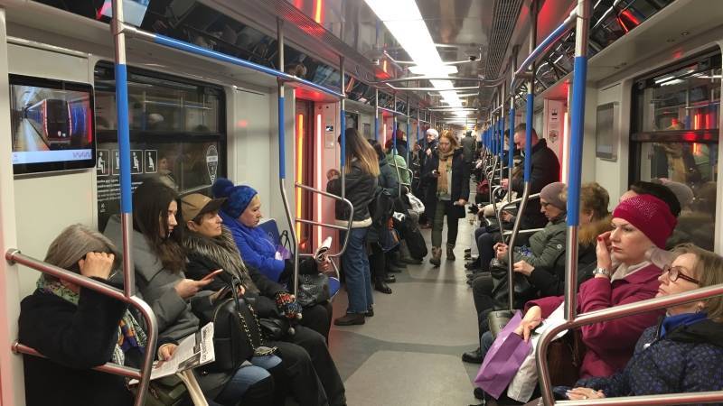 Более миллиона женщин воспользовались бесплатным проездом в московском метро 8 марта