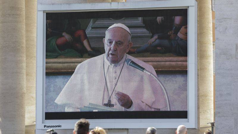 Папа Франциск вновь заявил о солидарности с жертвами коронавируса