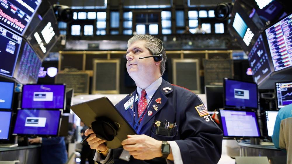Торги фьючерсами S&P 500 в США остановлены из-за падения индекса на 5%