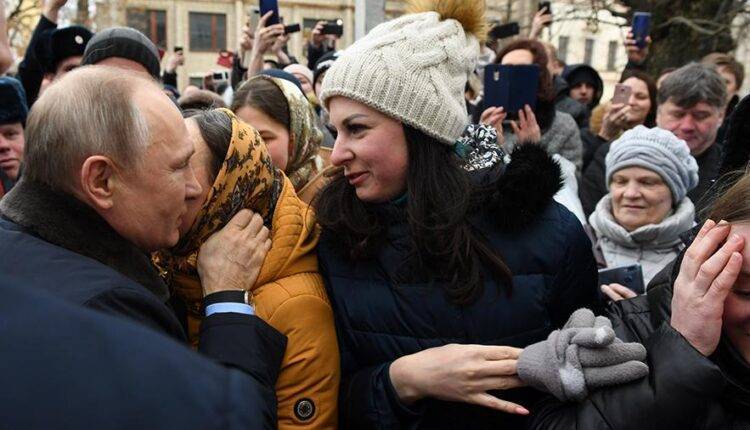 Раскрыто содержание записки от сделавшей предложение Путину девушки