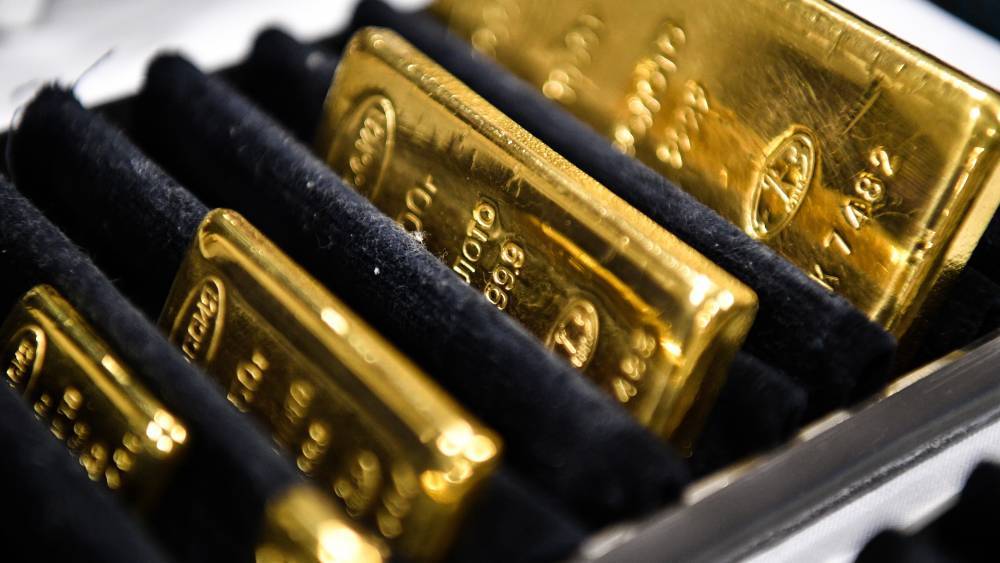 Цена золота достигла максимума за последние 8 лет на фоне обвала рынка нефти