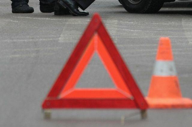Три человека погибли при столкновении автомобиля со стелой под Смоленском
