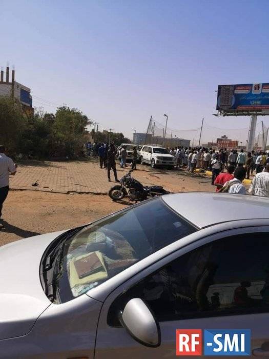 В Хартуме неизвестные взорвали автомобиль премьер-министра Судана Абдаллы Хамдука