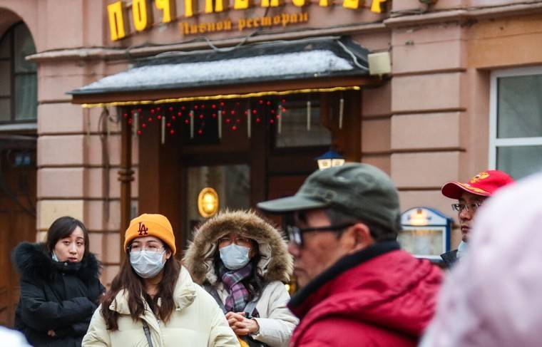 Туристы из Китая резко сократили траты в России