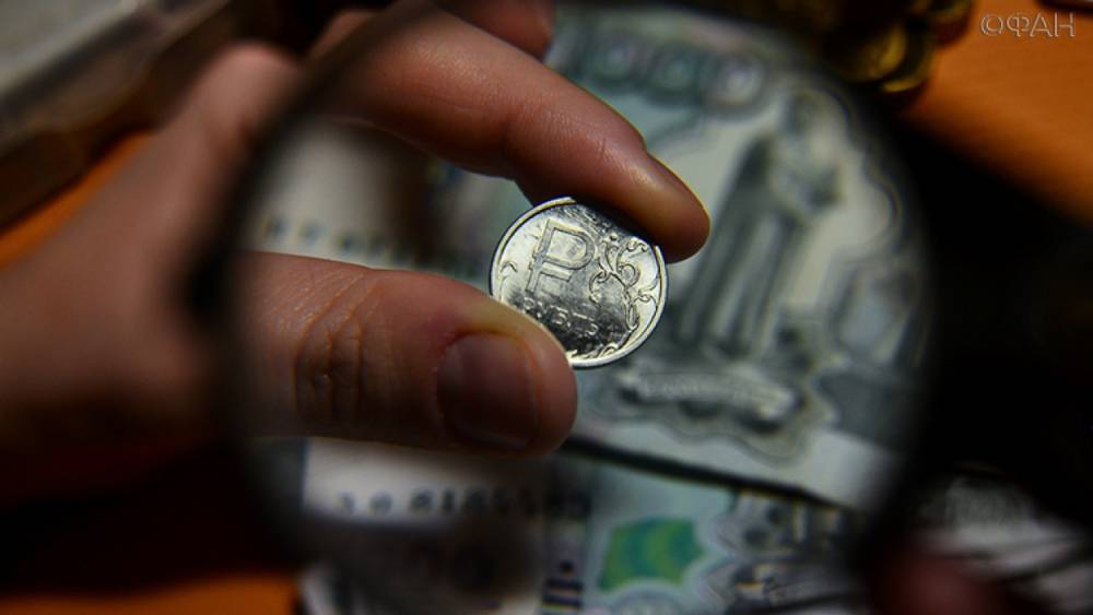 Экономист Мазур назвал курс рубля при цене нефти в 20 долларов за баррель