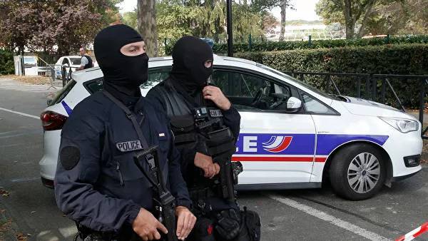 СМИ: полиция в Париже назвала возможную причину стрельбы у мечети