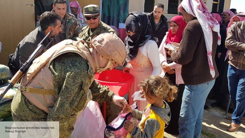 Российские военные доставили гумпомощь жителям сирийской провинции Эс-Сувейда