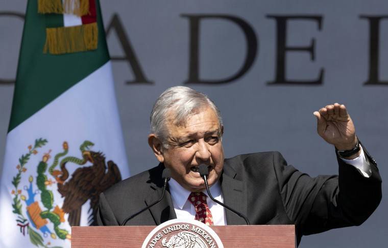 Лидер Мексики призвал бизнесменов сохранить зарплаты рабочим на карантине