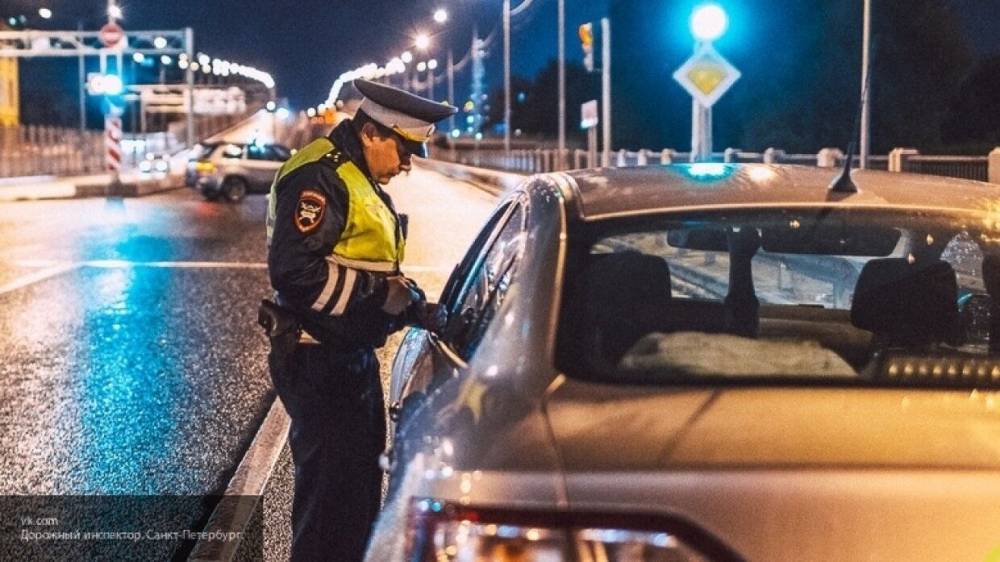 Полицейский на бегу остановил машину с пьяным водителем под Иркутском