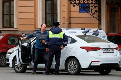 В России предложили продлевать водительские удостоверения без медсправок
