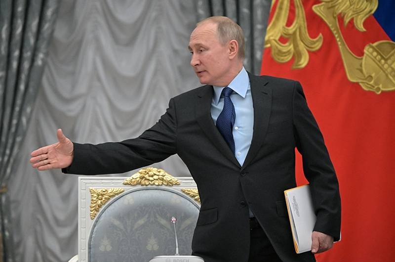 Путин отказался от рукопожатий