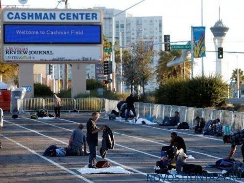 COVID-19 в США: Лас-Вегас размещает бездомных на парковке