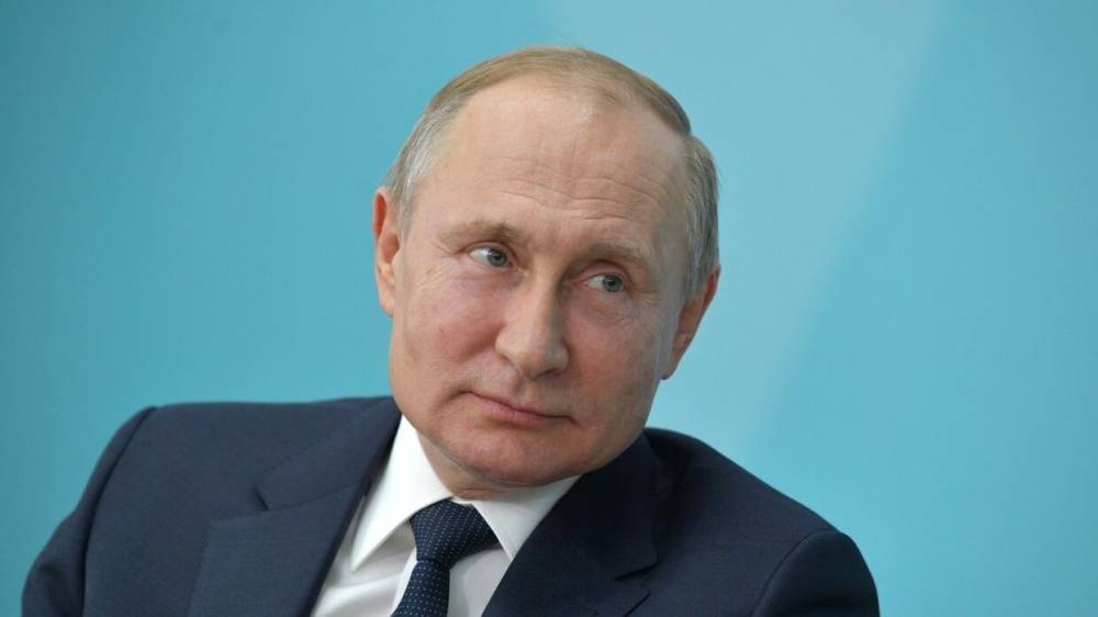 Путин проведет дистанционное совещание с членами правительства