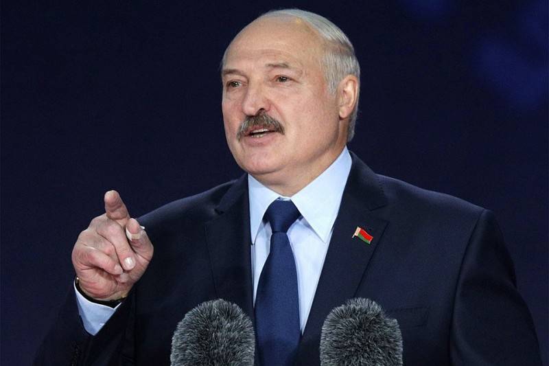 Лукашенко перенес парад в Минске ради поездки в Москву