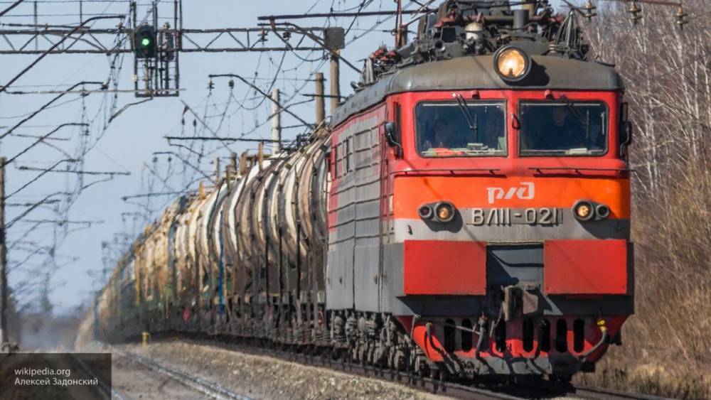 Пассажирка легковушки погибла после столкновения с поездом в Кировской области