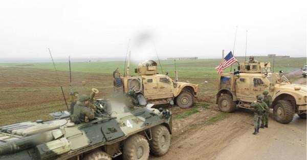 США «перехватили» российский конвой на сирийской дороге — видео