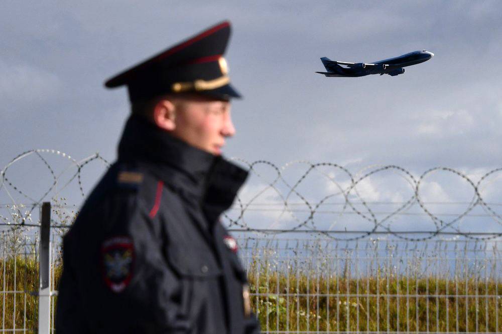 Вылетевший из Москвы самолет подал сигнал тревоги