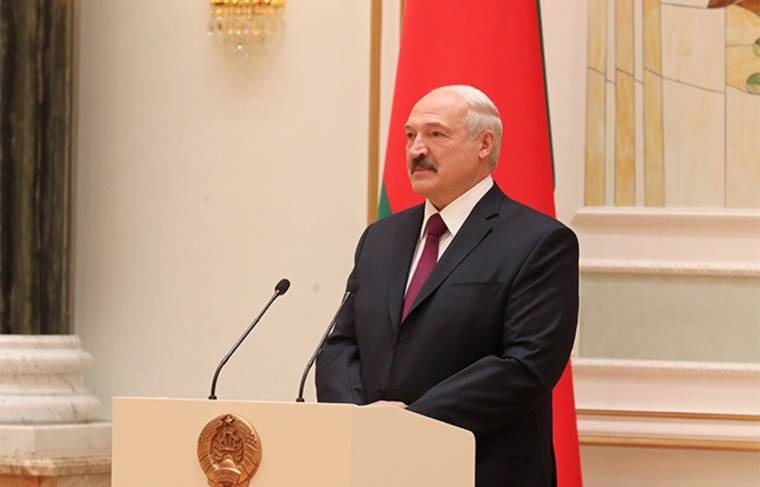 Политологи объяснили, почему Лукашенко отрицает угрозу коронавируса