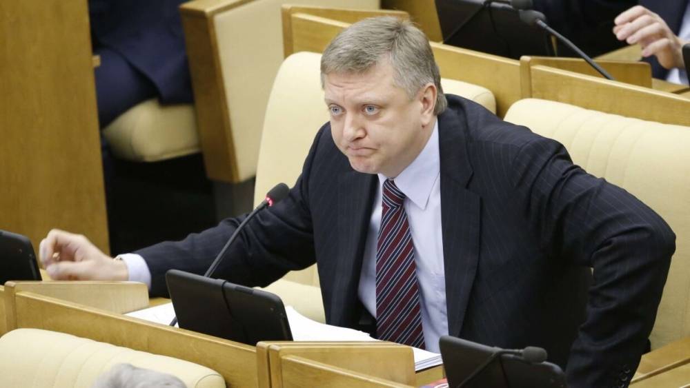 Депутат Вяткин объяснил разницу между шутками и фейками о коронавирусе