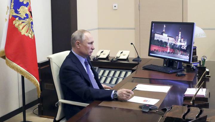 Обстановка требует дистанционной работы: Путин впервые провел онлайн-совещание с правительством