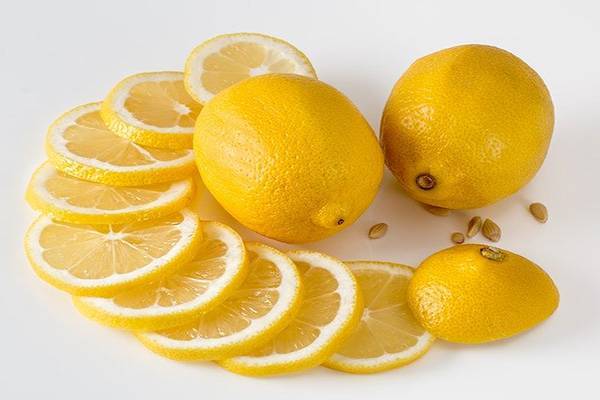 Петербуржцы массово скупают лимоны и имбирь из-за коронавируса
