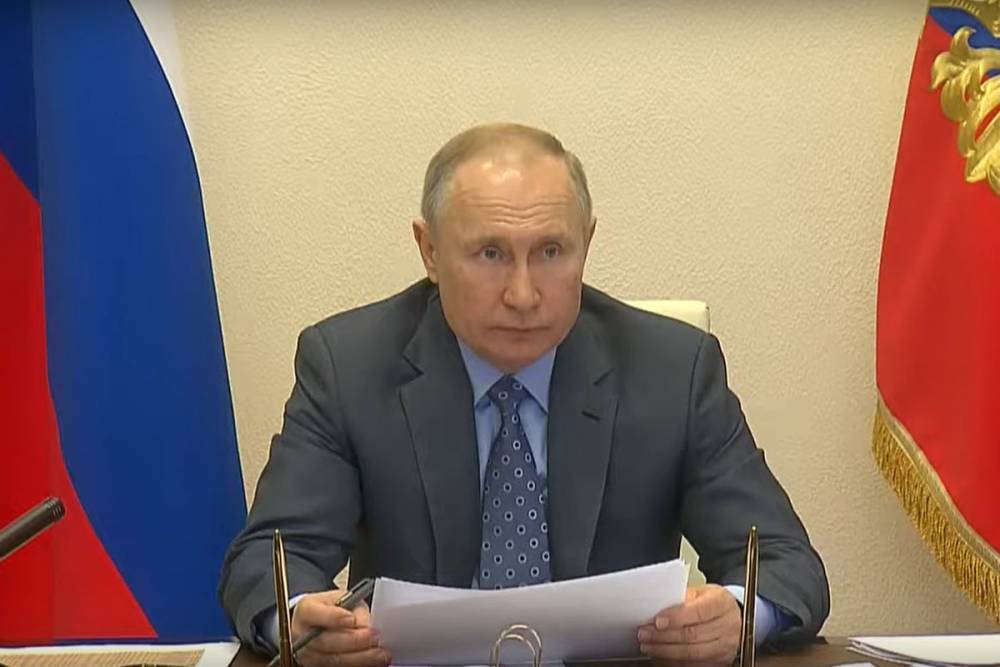Путин заявил, что ситуация с коронавирусом в России «усложняется»