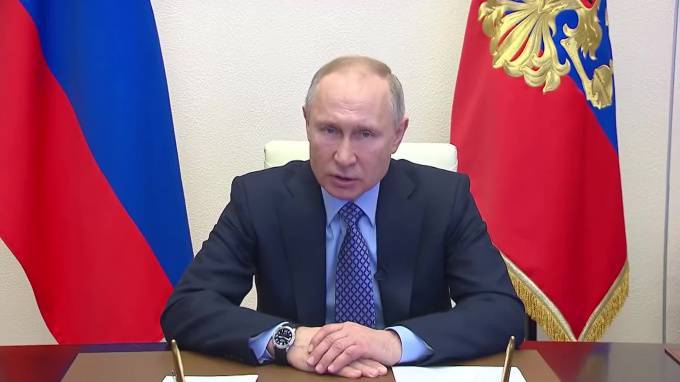 Путин заявил об усложнении ситуации с коронавирусом в стране