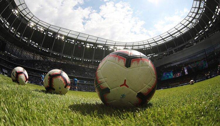 Все футбольные соревнования приостановили в России до 31 мая