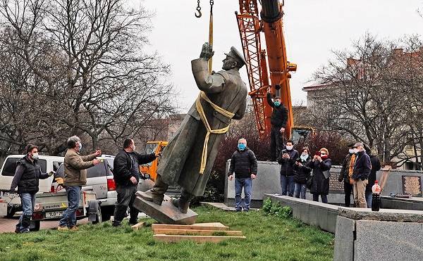 Чехия отказала Шойгу в передаче памятника Коневу
