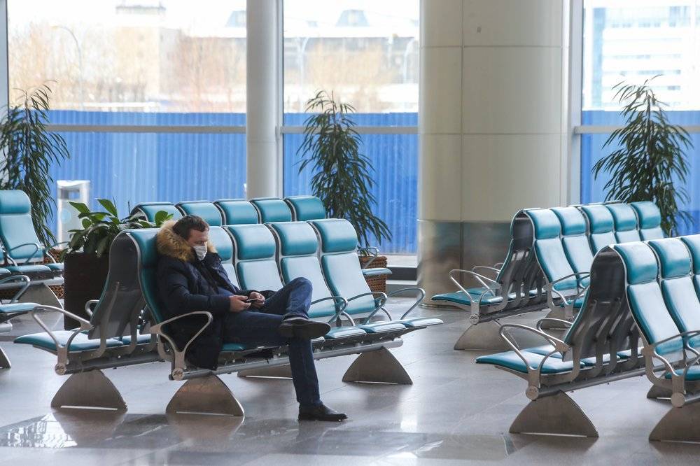 Почти полсотни рейсов отменили и задержали в аэропортах Москвы