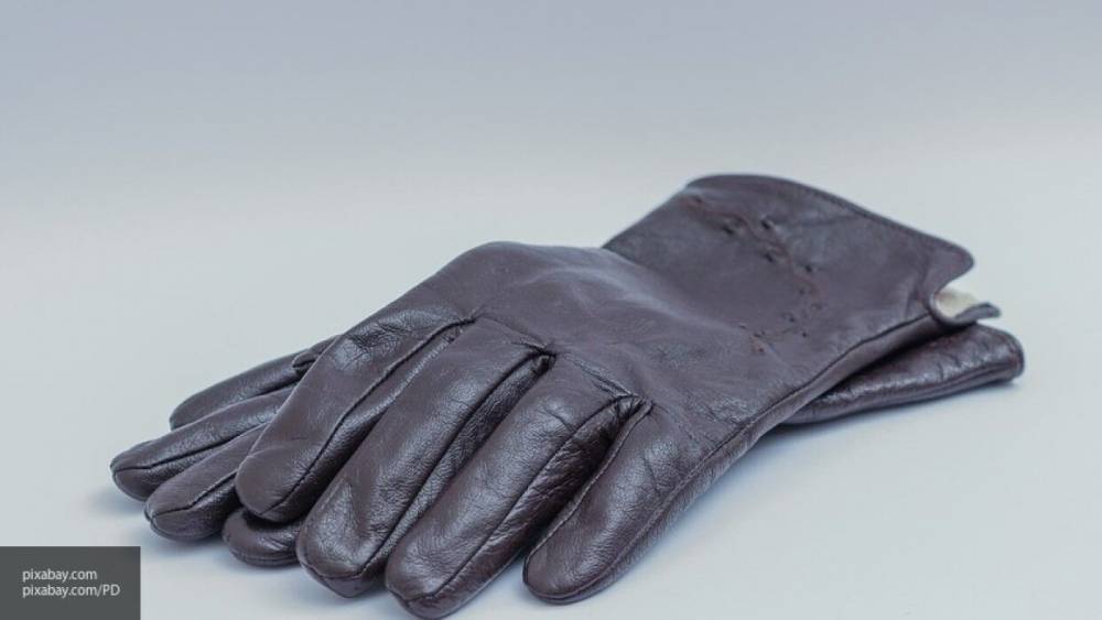 Бровко дал совет по использованию перчаток на улице во время пандемии