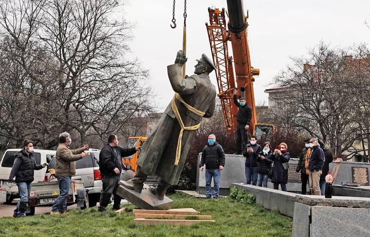 МИД Чехии объяснило отказ передать Москве памятник маршалу Коневу