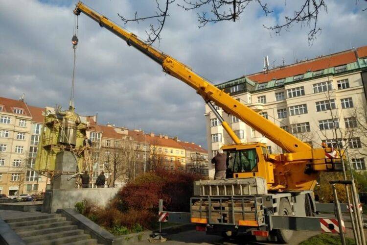 Правительство Чехии объяснило отказ передачи России памятника маршалу Коневу