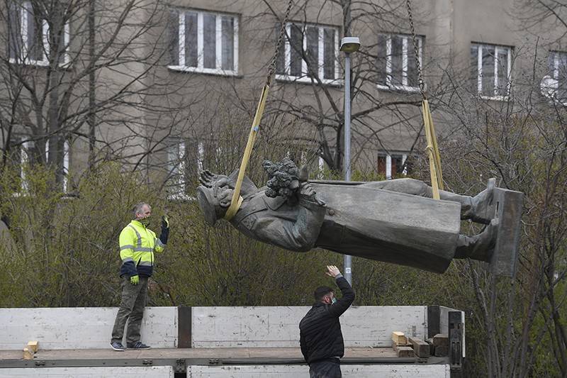 В Болгарии вандалы осквернили памятник бойцам Красной Армии