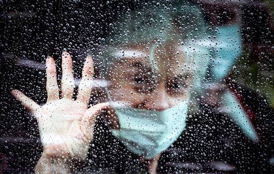 Число смертей от последствий коронавируса в мире превысило 95 тысяч