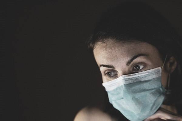 ВОЗ спустя месяц пандемии коронавируса заявила, что нужно носить маски