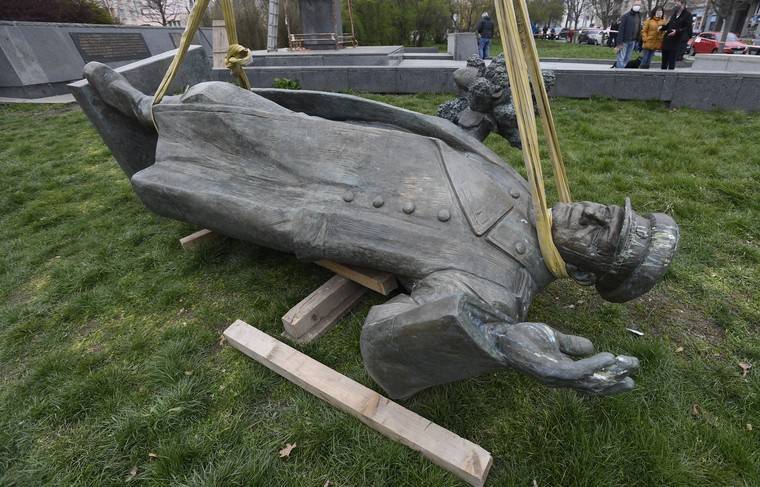 Чехия отказалась выдать России ответственного за снос памятника Коневу