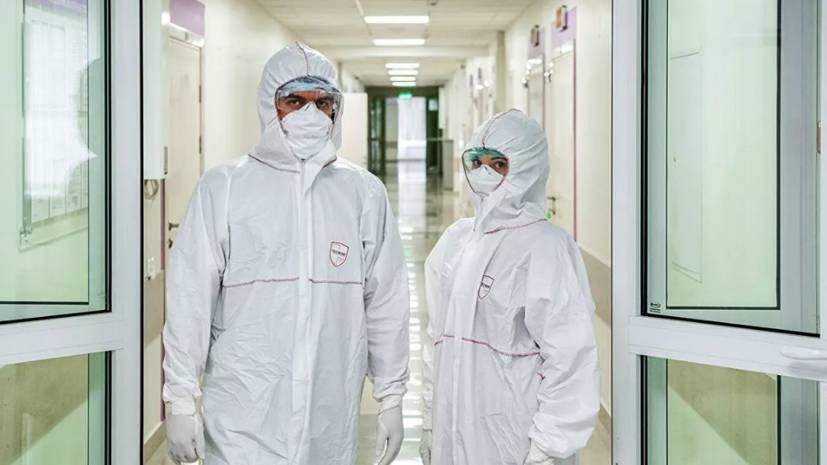 Около 250 тысяч защитных костюмов доставят врачам в Приморье