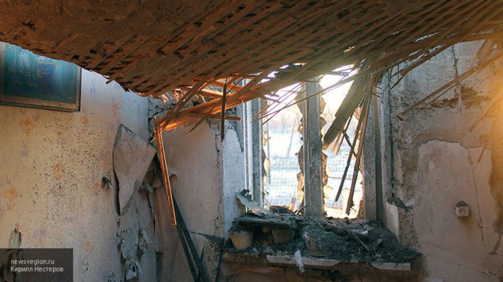 Спасатели эвакуировали жильцов из разрушенного барака в Хабаровске