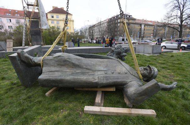 СКР возбудил дело по факту сноса монумента Конева в Праге